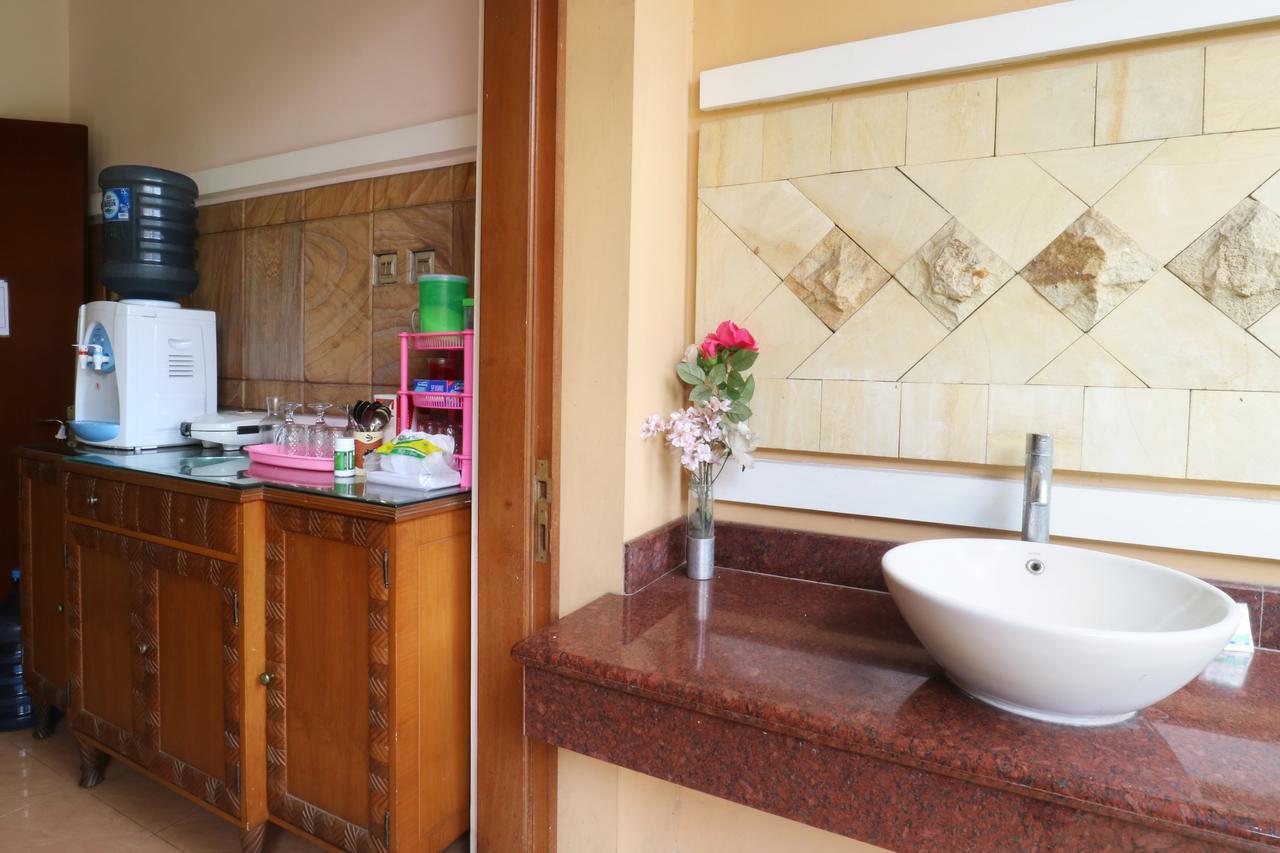 Maharani Guesthouse Tebet Syariah Jakarta Buitenkant foto