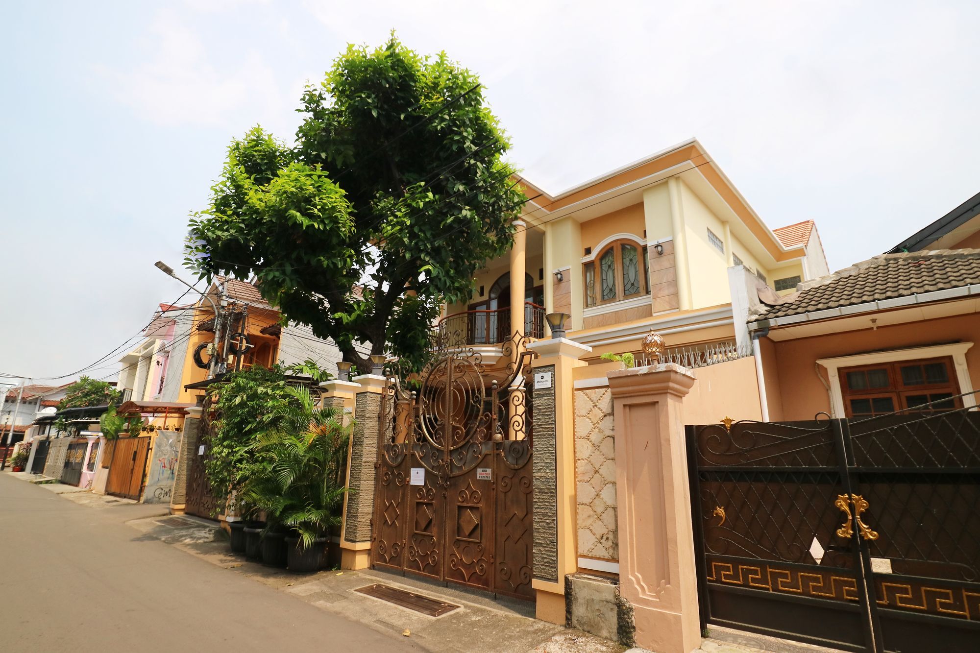 Maharani Guesthouse Tebet Syariah Jakarta Buitenkant foto