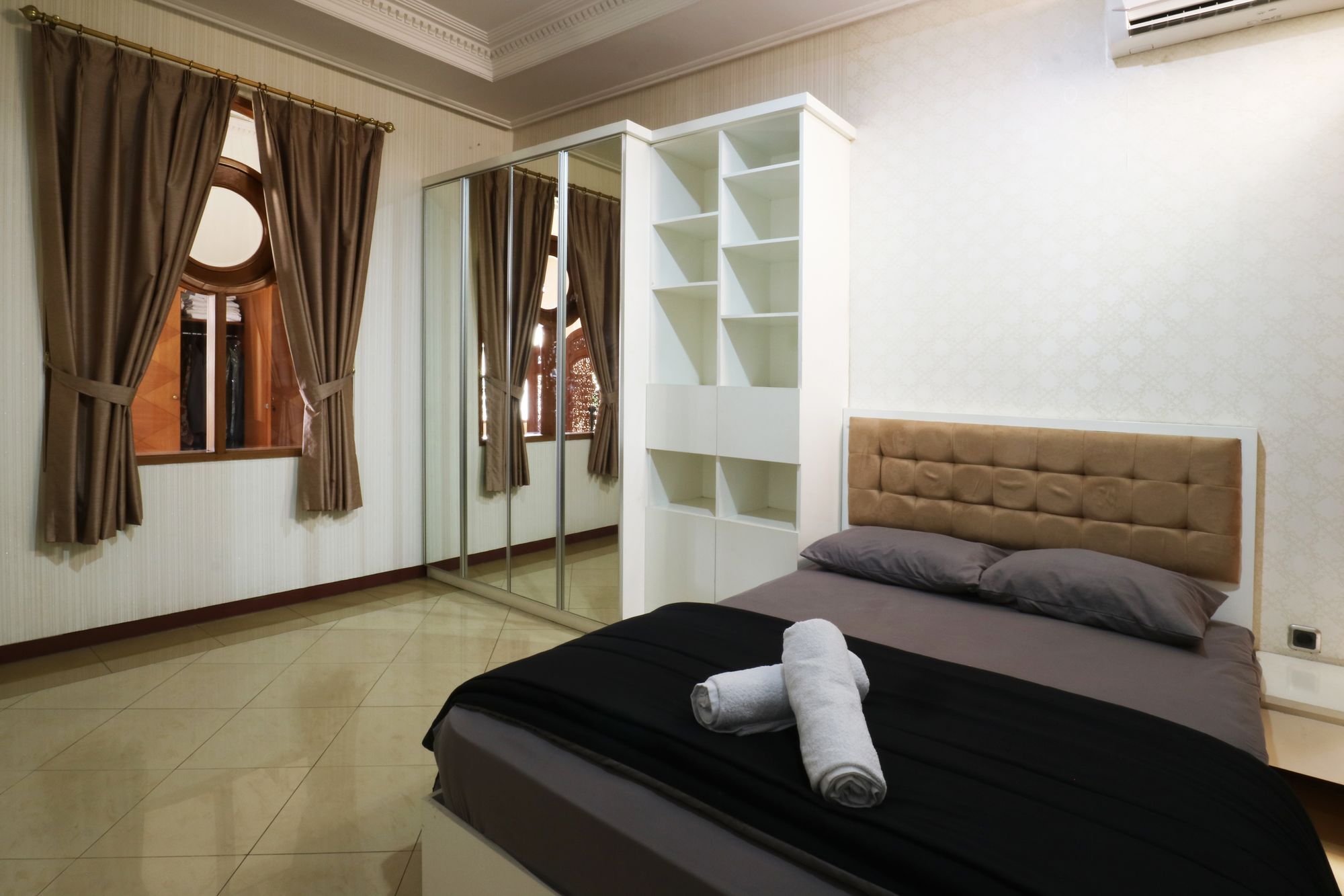 Maharani Guesthouse Tebet Syariah Jakarta Buitenkant foto