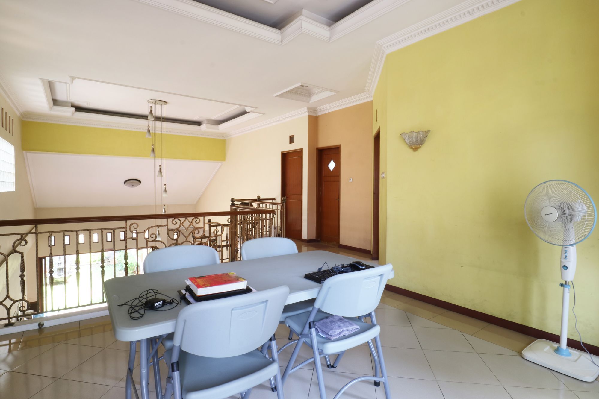 Maharani Guesthouse Tebet Syariah Jakarta Buitenkant foto