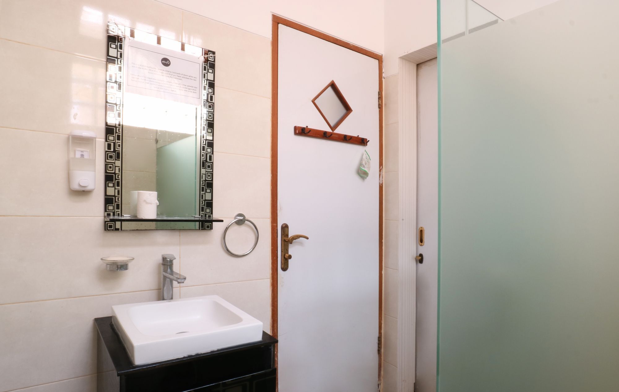 Maharani Guesthouse Tebet Syariah Jakarta Buitenkant foto