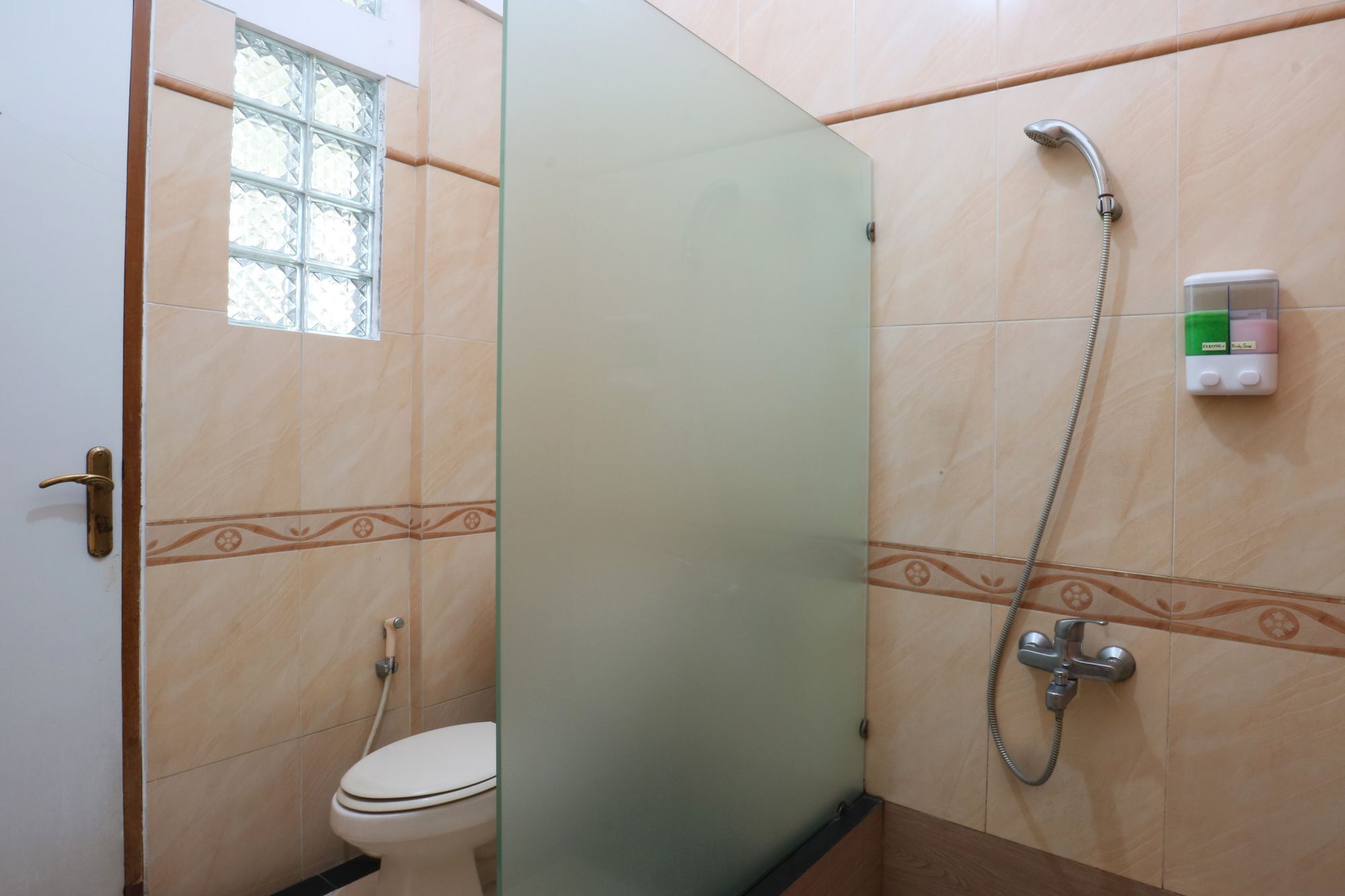 Maharani Guesthouse Tebet Syariah Jakarta Buitenkant foto